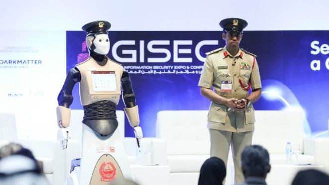 Dubai politie-robot.jpg